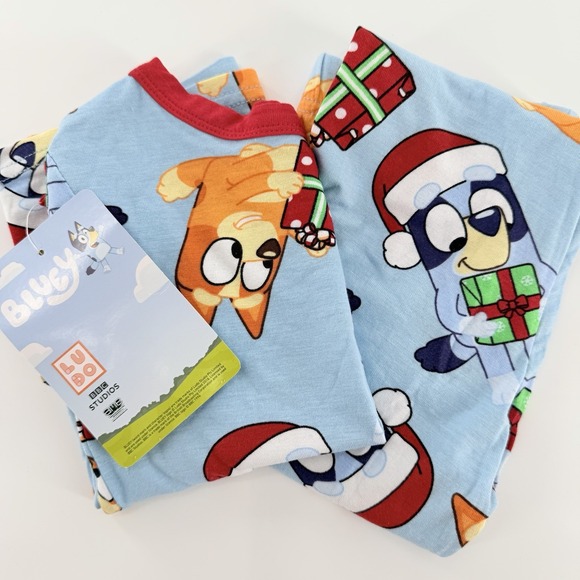 Bluey Other - Bluey Christmas Pajamas Toddler 4T Long Sleeves Santa Bingo Gift Print NWT